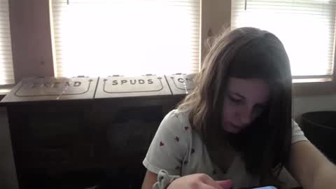 Sabrina online show from September 11, 2025, 4:07 pm