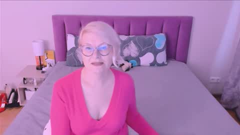 Sabrina MacMarren online show from October 4, 2025, 2:15 pm