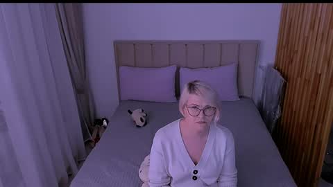 Sabrina MacMarren online show from March 29, 2026, 8:20 pm