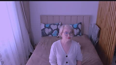 Sabrina MacMarren online show from April 4, 2026, 1:30 pm