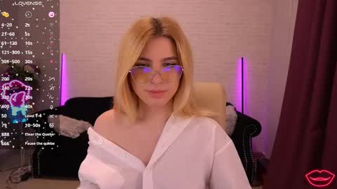 Sabrina online show from March 11, 2025, 5:05 am