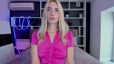 Sabrina online show from October 5, 2025, 12:03 pm