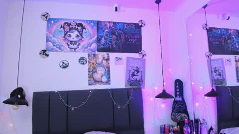 Sabrina  online show from April 4, 2026, 11:18 am