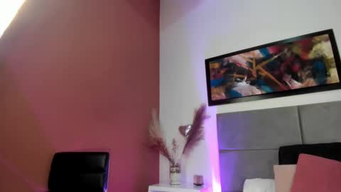 Snapshot of sabrinawarren chatting on February 19, 2025, 11:38 am Sabrina Warren online show from February 19, 2025, 11:38 am