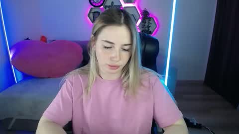 Snapshot of sabrinviolet chatting on September 30, 2025, 8:08 am Sabrina Violet online show from September 30, 2025, 8:08 am