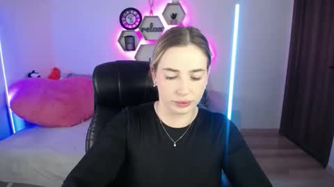 Snapshot of sabrinviolet chatting on October 5, 2025, 8:12 am Sabrina Violet online show from October 5, 2025, 8:12 am