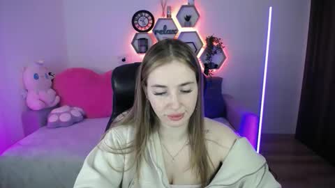 Sabrina Violet online show from April 14, 2026, 8:09 am