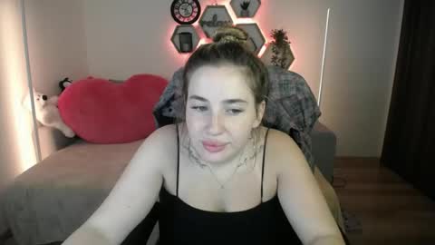 Snapshot of sabrinviolet chatting on July 21, 2026, 8:05 am Sabrina Violet online show from July 21, 2026, 8:05 am