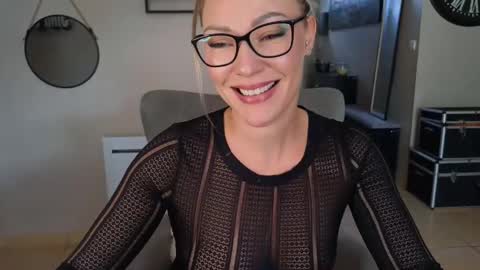 Snapshot of sacha__xx chatting on September 26, 2025, 11:47 am sacha__xx online show from September 26, 2025, 11:47 am