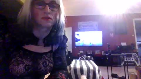 sadiacrossdresser online show from June 28, 2026, 7:53 pm
