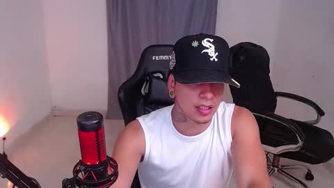 Snapshot of saenz_hotx chatting on January 31, 2025, 11:03 pm saenz_hotx online show from January 31, 2025, 11:03 pm