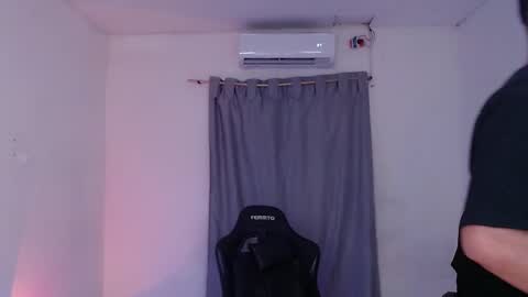 Snapshot of saenz_hotx chatting on February 5, 2025, 11:28 pm saenz_hotx online show from February 5, 2025, 11:28 pm