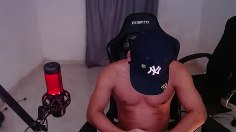 Snapshot of saenz_hotx chatting on February 11, 2025, 6:08 am saenz_hotx online show from February 11, 2025, 6:08 am