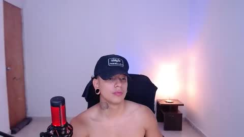 Snapshot of saenz_hotx chatting on October 9, 2025, 4:16 pm saenz_hotx online show from October 9, 2025, 4:16 pm