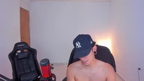 saenz_hotx online show from November 4, 2025, 8:52 pm