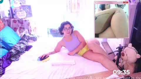 Snapshot of safaeri chatting on October 6, 2025, 7:44 pm Safa online show from October 6, 2025, 7:44 pm