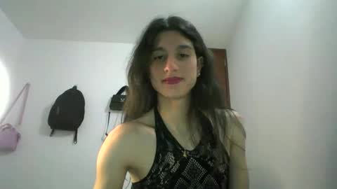 Snapshot of safiro_queen chatting on December 6, 2024, 1:51 am Safiro Queen online show from December 6, 2024, 1:51 am