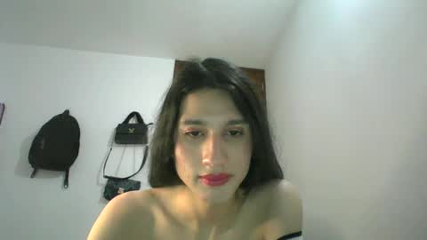 Snapshot of safiro_queen chatting on December 14, 2024, 2:12 am Safiro Queen online show from December 14, 2024, 2:12 am
