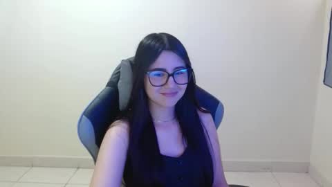 Sahaliefox  online show from October 18, 2025, 10:21 pm