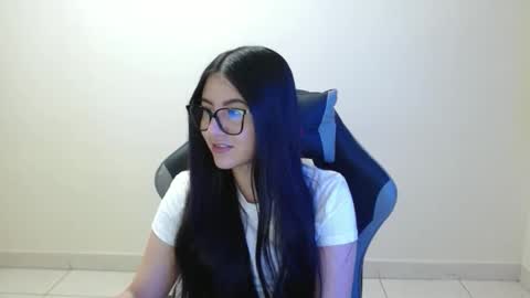 Sahaliefox  online show from January 6, 2026, 6:55 pm