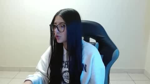 Sahaliefox  online show from June 10, 2026, 7:02 pm