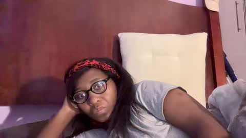 cutie maya online show from November 27, 2025, 4:03 am