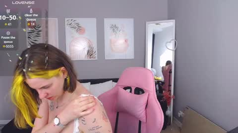 Adel online show from April 11, 2026, 12:20 pm