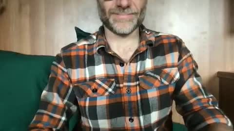 saint009 online show from May 18, 2026, 9:37 am