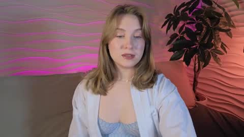saint__vicious online show from June 3, 2026, 8:14 pm
