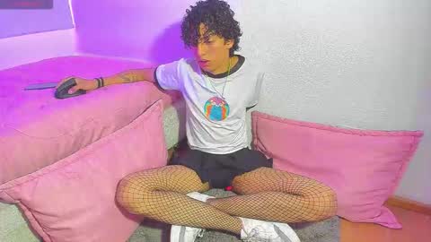 Snapshot of saint_dark chatting on November 23, 2025, 2:50 pm saint_dark online show from November 23, 2025, 2:50 pm