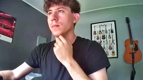 Snapshot of saint_nott chatting on November 16, 2025, 1:28 pm saint_nott online show from November 16, 2025, 1:28 pm