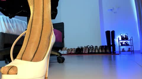 Sali G  online show from October 12, 2025, 3:22 pm