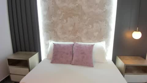 Snapshot of saliha_pinky chatting on October 18, 2025, 4:37 am S A L I H A online show from October 18, 2025, 4:37 am