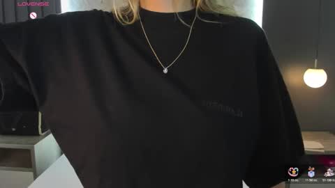 Snapshot of saliha_pinky chatting on November 2, 2025, 2:36 am S A L I H A online show from November 2, 2025, 2:36 am