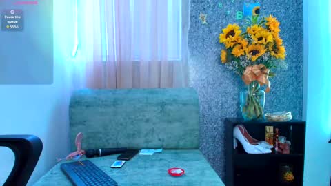 Snapshot of sally_ricci chatting on October 10, 2025, 11:53 am sally_ricci online show from October 10, 2025, 11:53 am