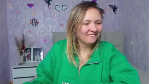 Snapshot of sallyverda chatting on February 25, 2025, 4:03 am Sally online show from February 25, 2025, 4:03 am