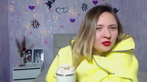Snapshot of sallyverda chatting on February 26, 2025, 12:49 am Sally online show from February 26, 2025, 12:49 am