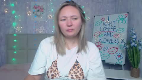 Snapshot of sallyverda chatting on September 13, 2025, 5:13 pm Sally online show from September 13, 2025, 5:13 pm