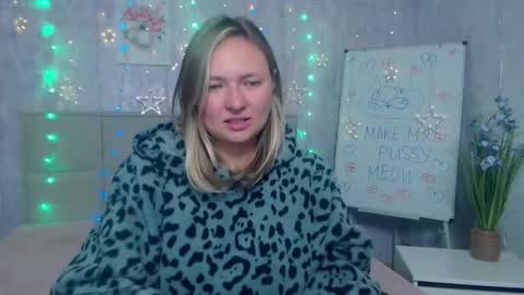 Snapshot of sallyverda chatting on October 3, 2025, 2:19 am Sally online show from October 3, 2025, 2:19 am