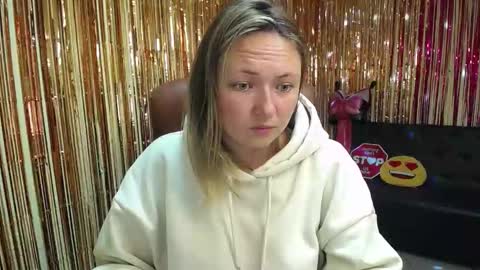 Snapshot of sallyverda chatting on October 12, 2025, 5:12 pm Sally online show from October 12, 2025, 5:12 pm