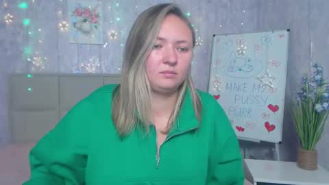 Snapshot of sallyverda chatting on October 13, 2025, 5:35 pm Sally online show from October 13, 2025, 5:35 pm
