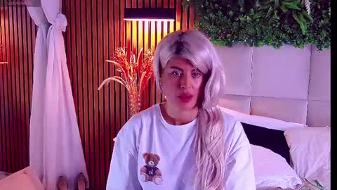 SalmaRoze online show from May 12, 2026, 3:25 am