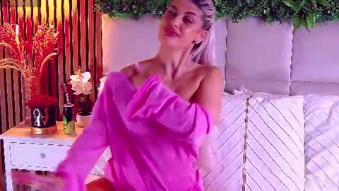 SalmaRoze online show from June 14, 2026, 6:04 am