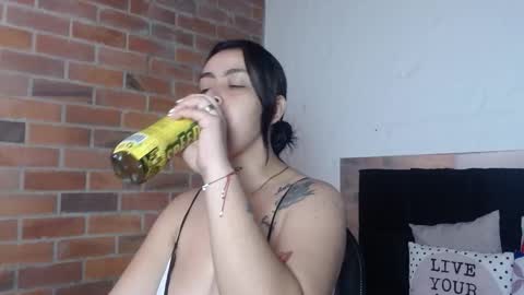   online show from November 26, 2025, 1:23 pm