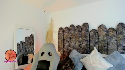 Salome online show from October 8, 2025, 11:02 pm