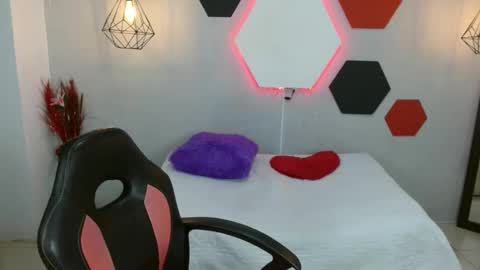 martina online show from January 3, 2025, 11:33 pm