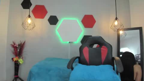 martina online show from January 30, 2025, 5:52 am