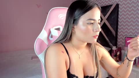 Snapshot of saloome_miller chatting on January 17, 2025, 4:49 am Salome online show from January 17, 2025, 4:49 am