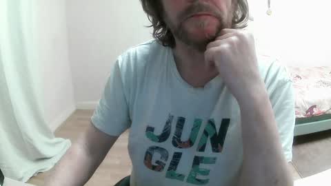 Snapshot of saltimbanquier chatting on January 25, 2025, 3:20 pm Saltimbanquier Salt ou Banquier online show from January 25, 2025, 3:20 pm