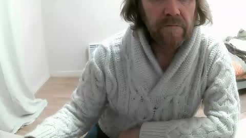 Snapshot of saltimbanquier chatting on February 6, 2025, 7:45 am Saltimbanquier Salt ou Banquier online show from February 6, 2025, 7:45 am